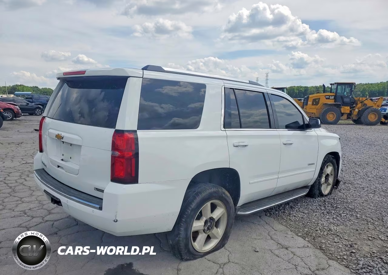 2018 Chevrolet Tahoe K1500 Premier VIN:1GNSKCKC3JR239140 - 3
