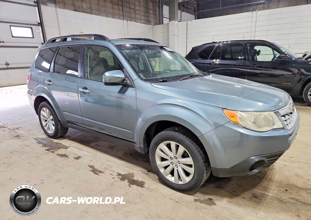 2012 Subaru Forester Premier VIN:JF2SHADC4CH465870 - 4