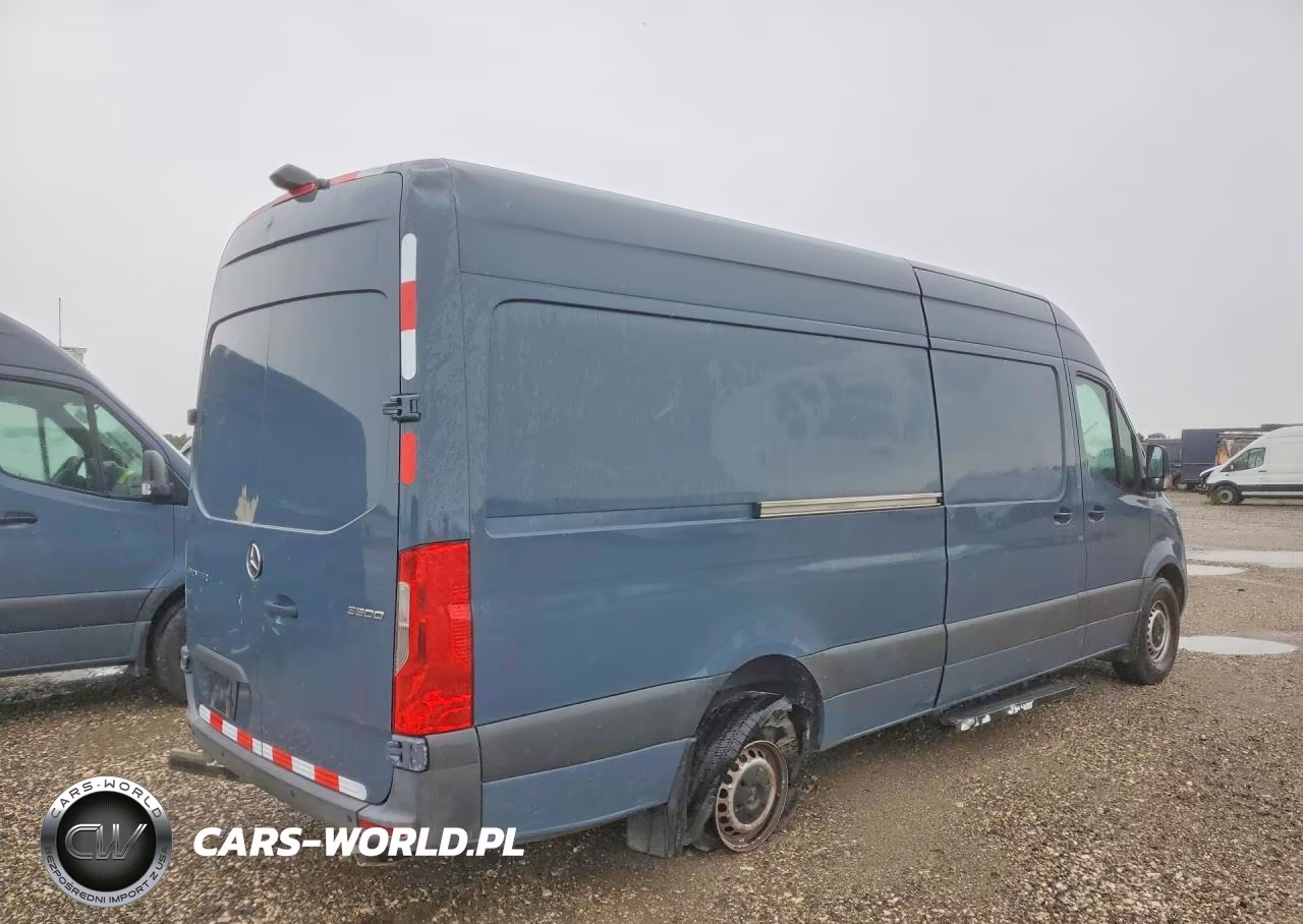 2019 Mercedes-Benz Sprinter 2500 VIN:WD4PF1CD1KP116020 - 3