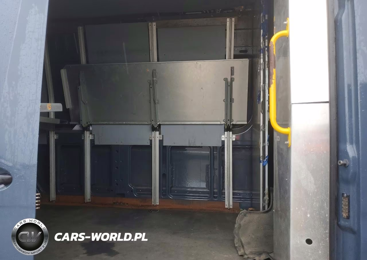2019 Mercedes-Benz Sprinter 2500 VIN:WD4PF1CD0KP142074 - 11