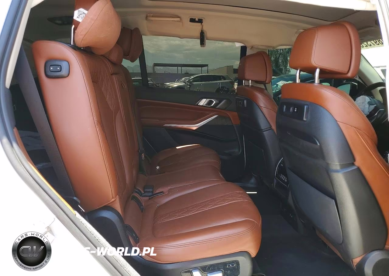 2022 BMW X7 xDrive40I VIN:5UXCW2C09N9M36592 - 10