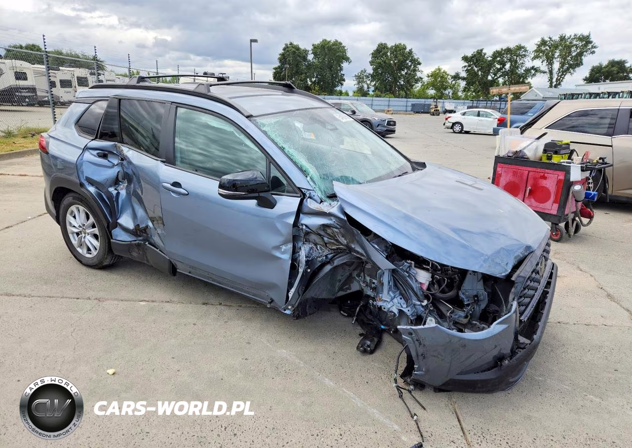 2025 Toyota Corolla Cross Le VIN:7MUCAAAG0SV135741 - 4