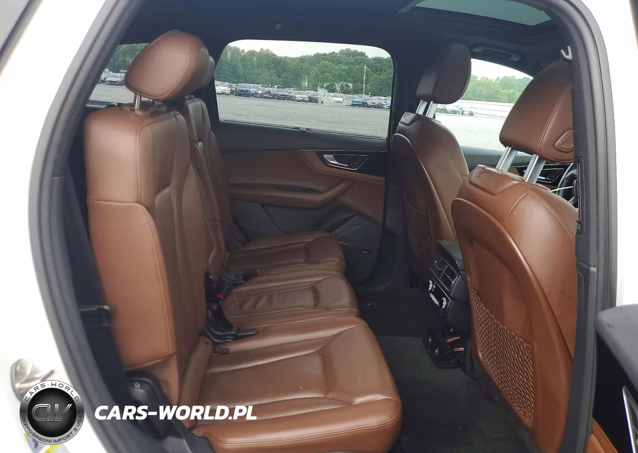 2017 Audi Q7 Prestige VIN:WA1VAAF78HD015230 - 11
