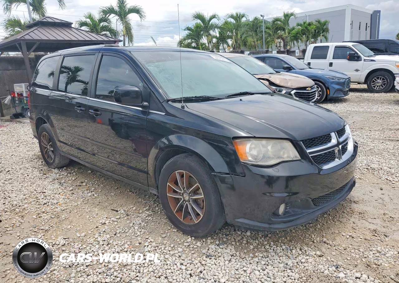 2017 Dodge Grand Caravan Sxt VIN:2C4RDGCGXHR589945 - 4