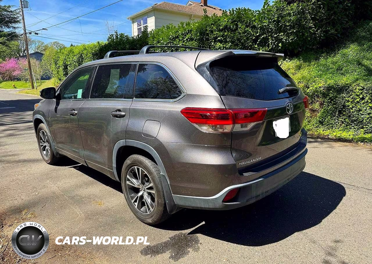 2017 Toyota Highlander Le VIN:5TDBZRFH5HS453930 - 3