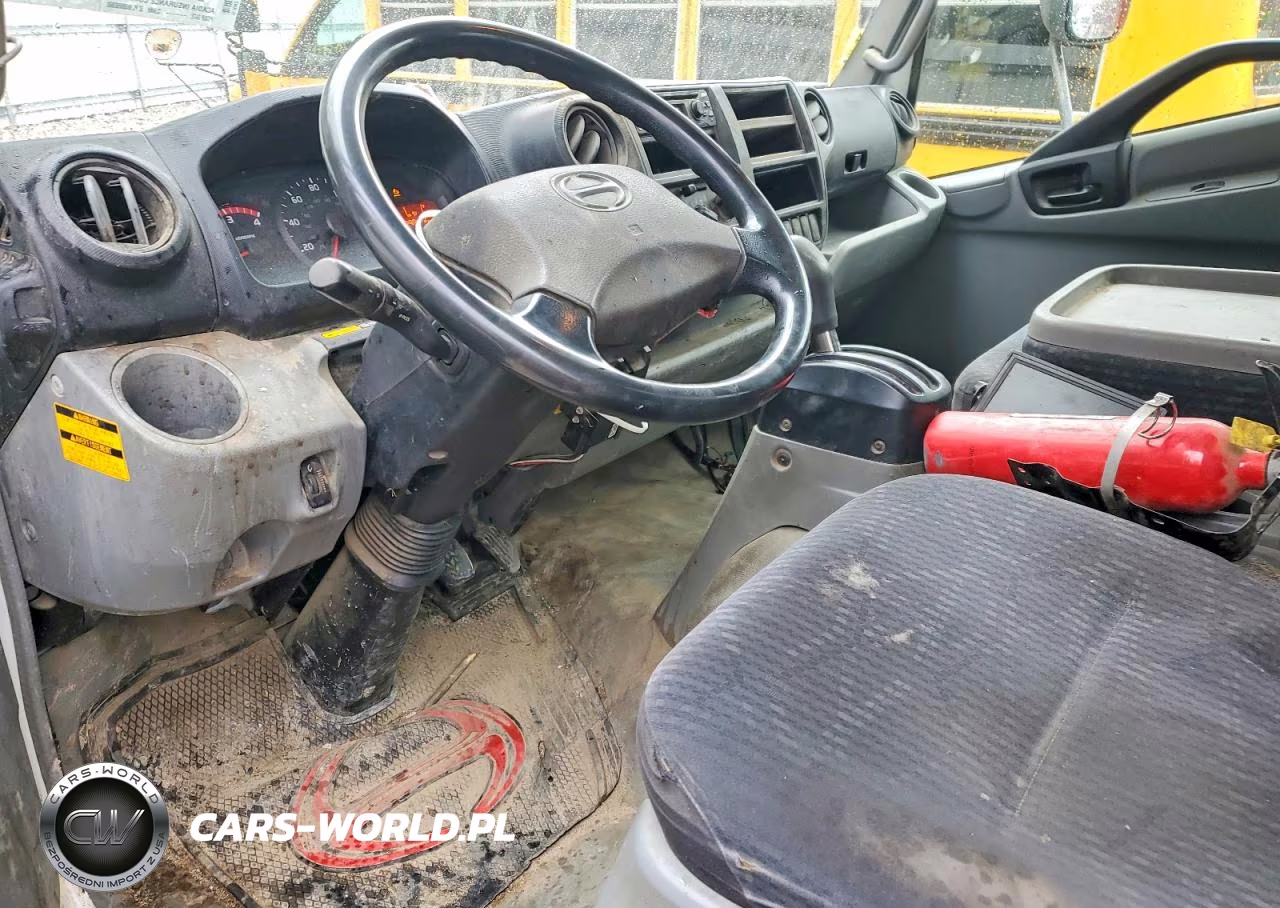 2019 Hino 195 Box Truck VIN:JHHRDM2HXKK007483 - 8