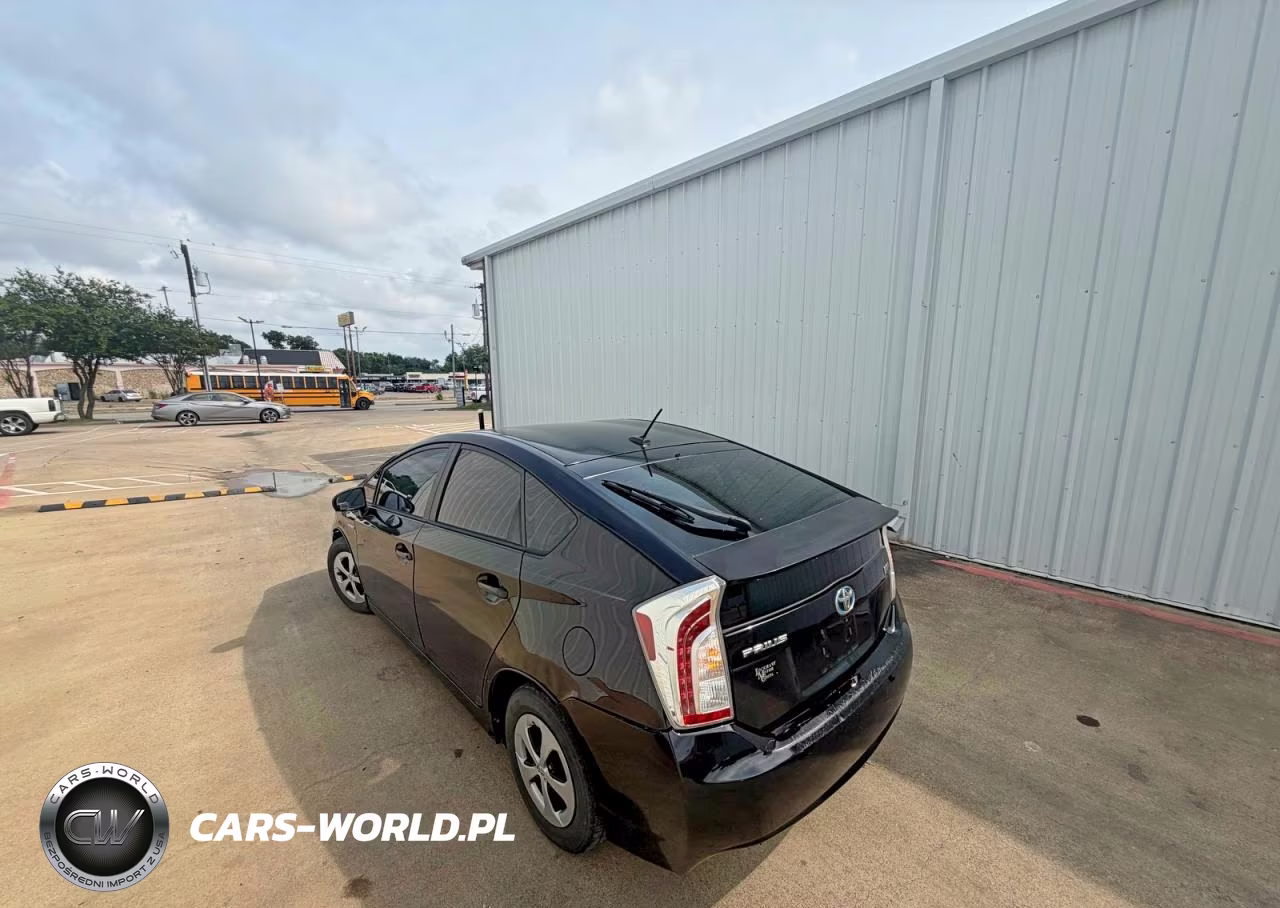 2012 Toyota Prius Three VIN:JTDKN3DU8C5460815 - 3