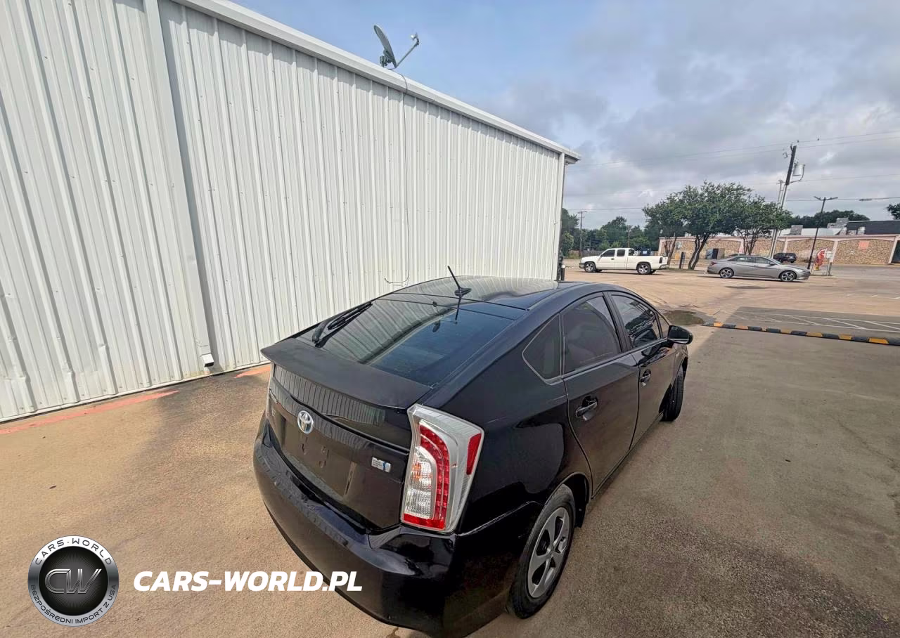 2012 Toyota Prius Three VIN:JTDKN3DU8C5460815 - 4