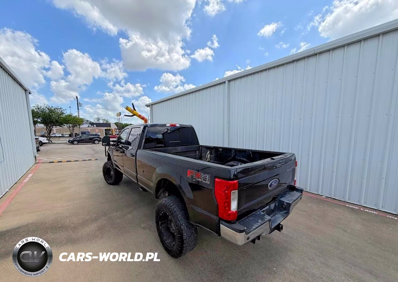 2017 Ford F250 Super Duty VIN:1FT7W2BT1HEC07818 - 3