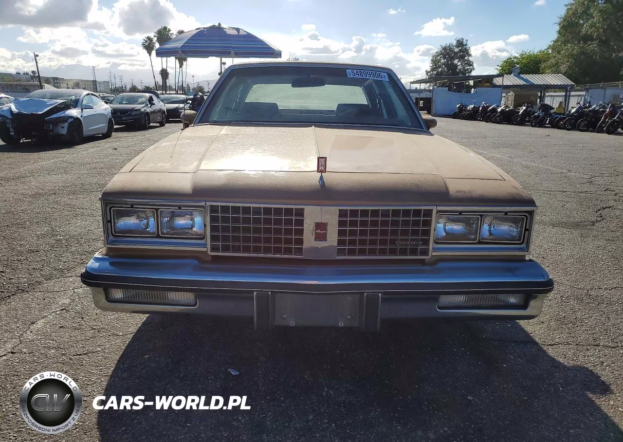 1982 Oldsmobile Cutlass Supreme Brougham VIN:1G3AM69A0CM456911 - 5