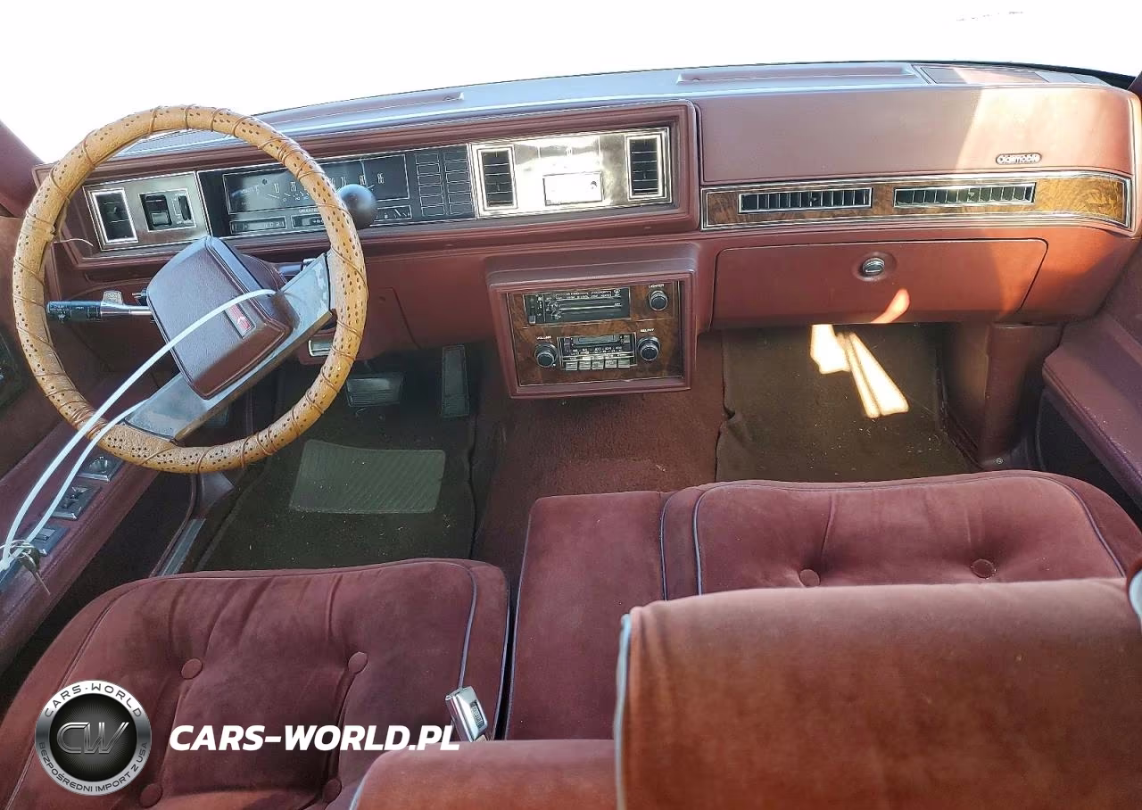 1982 Oldsmobile Cutlass Supreme Brougham VIN:1G3AM69A0CM456911 - 8