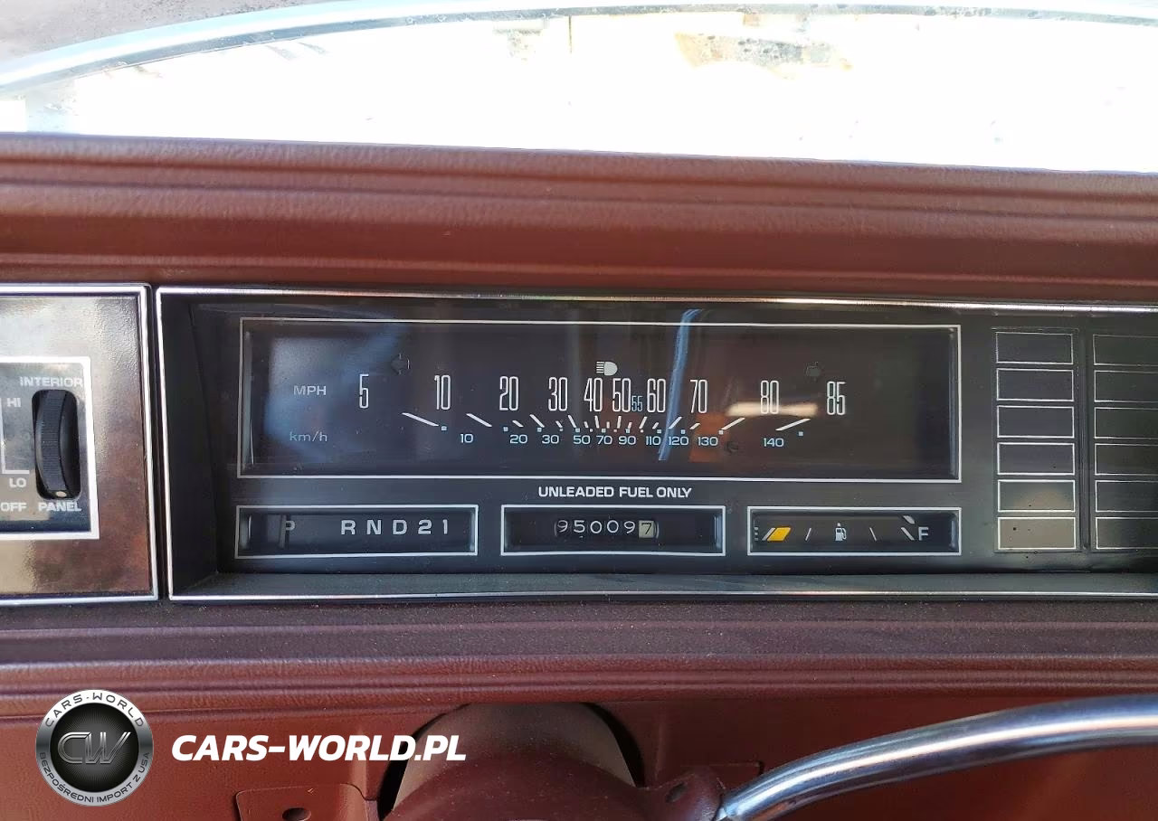 1982 Oldsmobile Cutlass Supreme Brougham VIN:1G3AM69A0CM456911 - 9