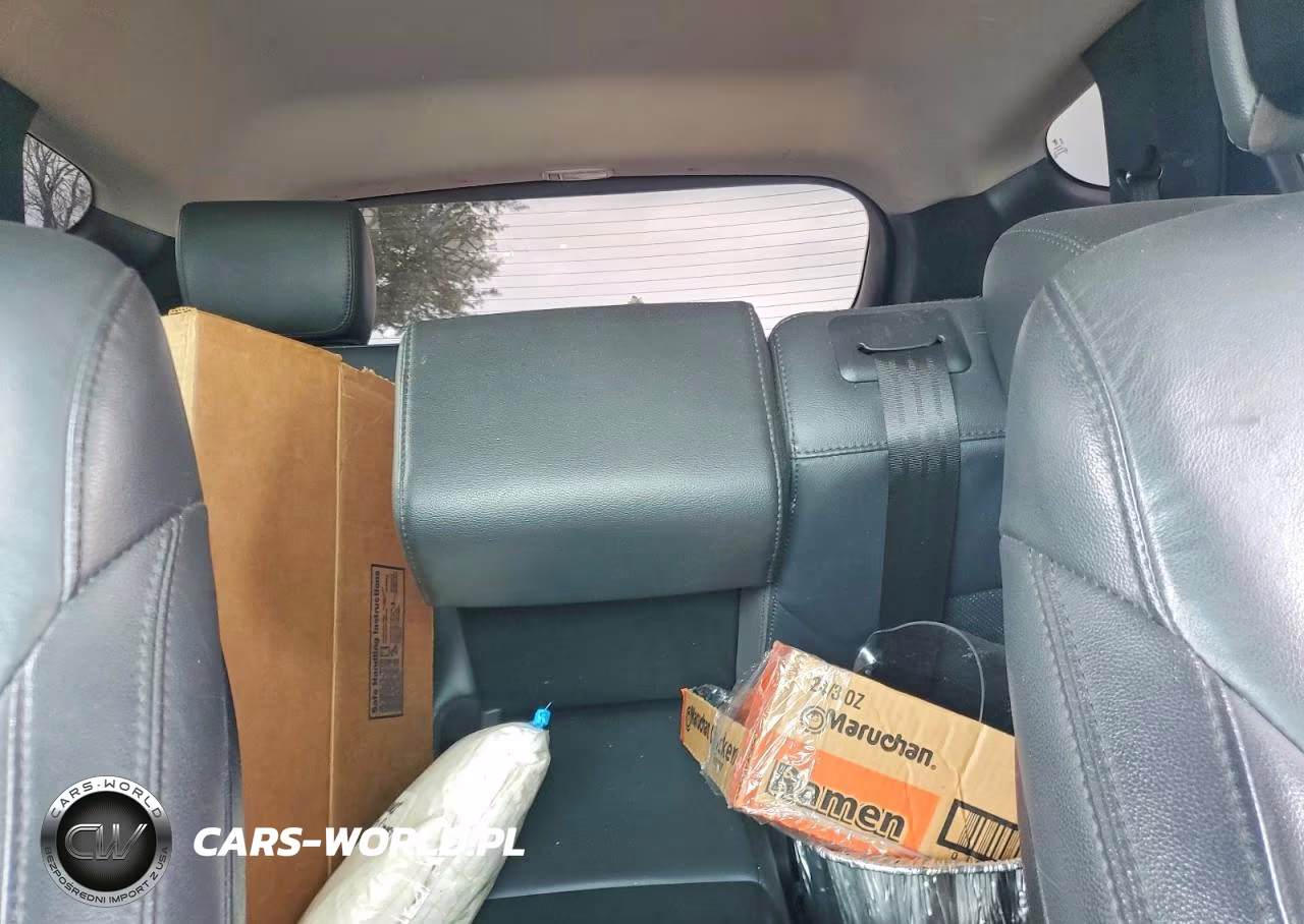 2018 Hyundai Santa Fe Sport 2.0T VIN:5XYZUDLA7JG523888 - 10