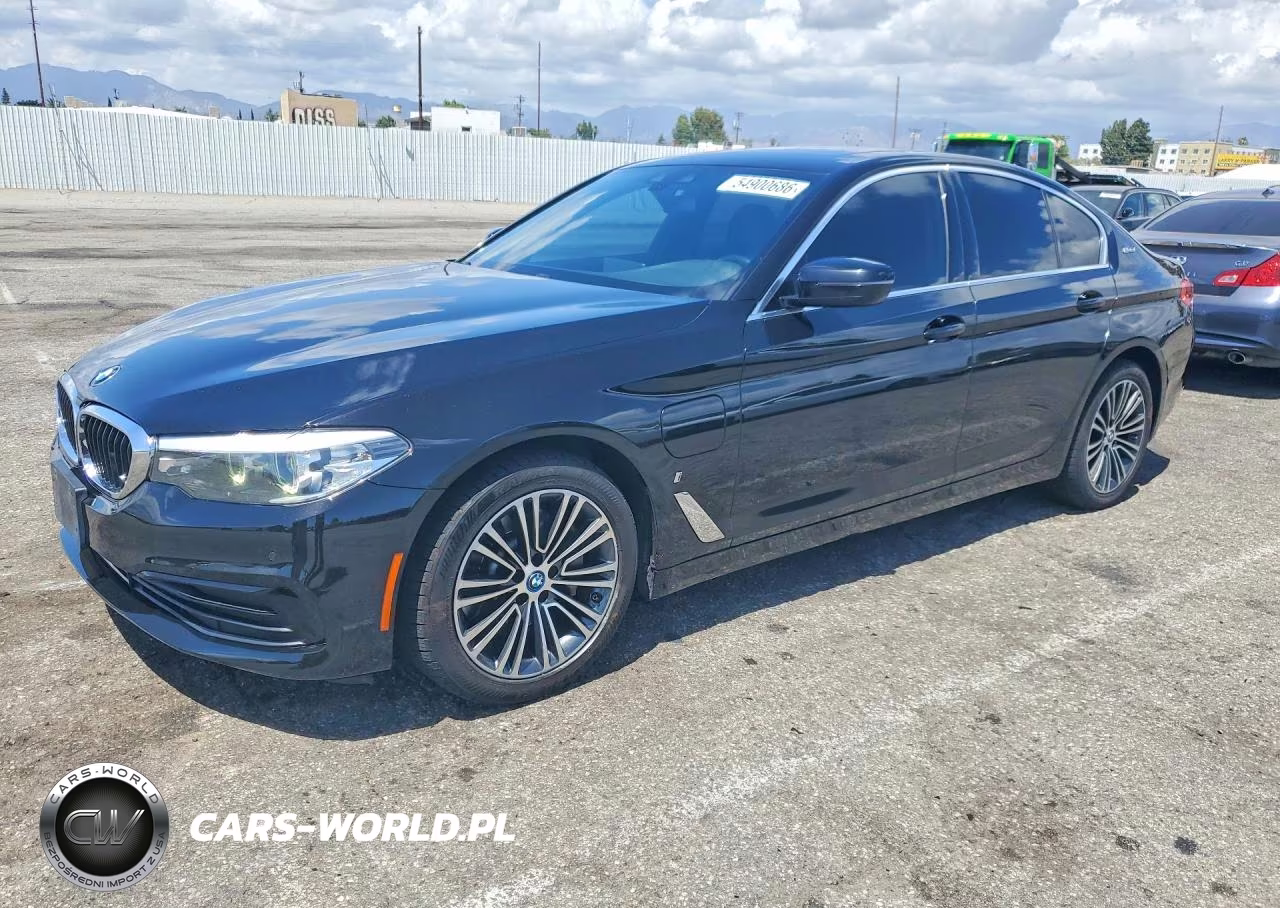 2019 BMW 530E