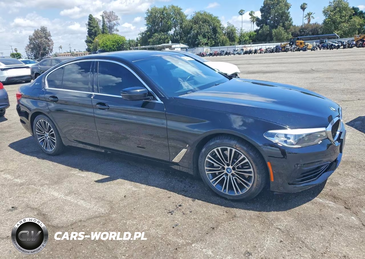 2019 BMW 530E VIN:WBAJA9C56KB389521 - 4