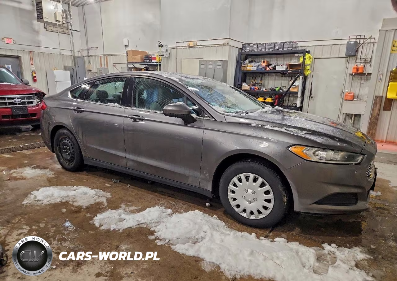2013 Ford Fusion S VIN:3FA6P0G77DR380555 - 4