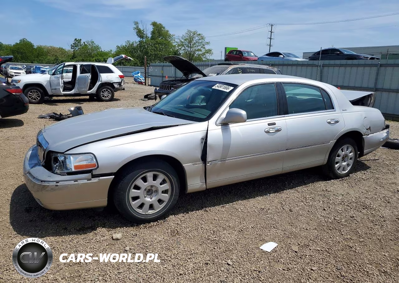 2003 Lincoln Town Car Executive