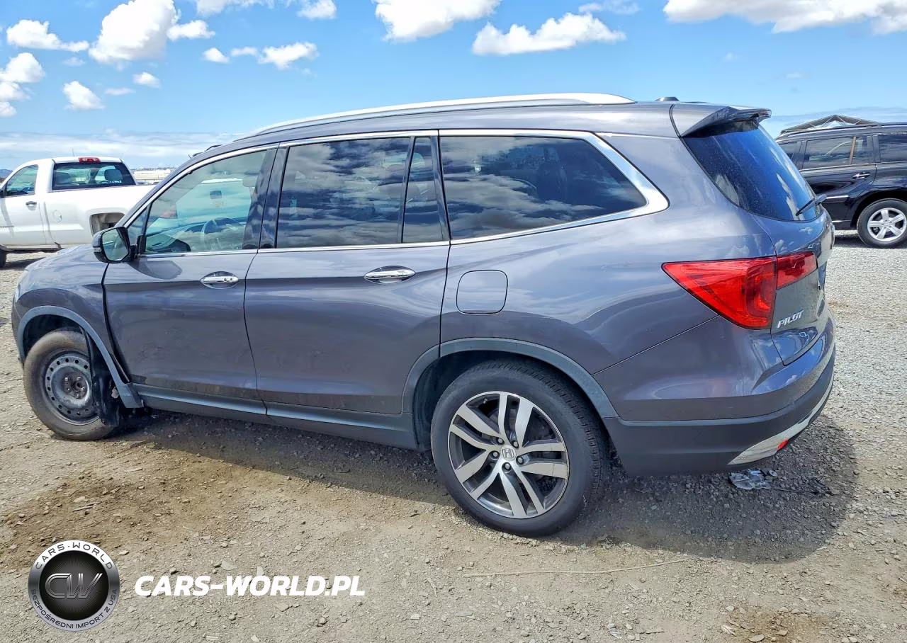 2018 Honda Pilot Touring VIN:5FNYF5H98JB012787 - 2
