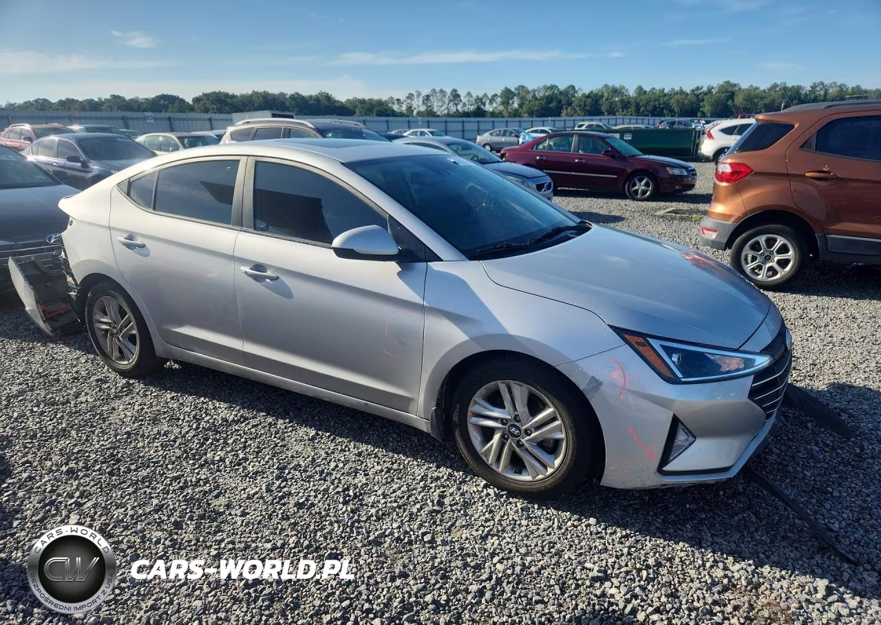 2019 Hyundai Elantra Value Edition VIN:5NPD84LF4KH485847 - 4