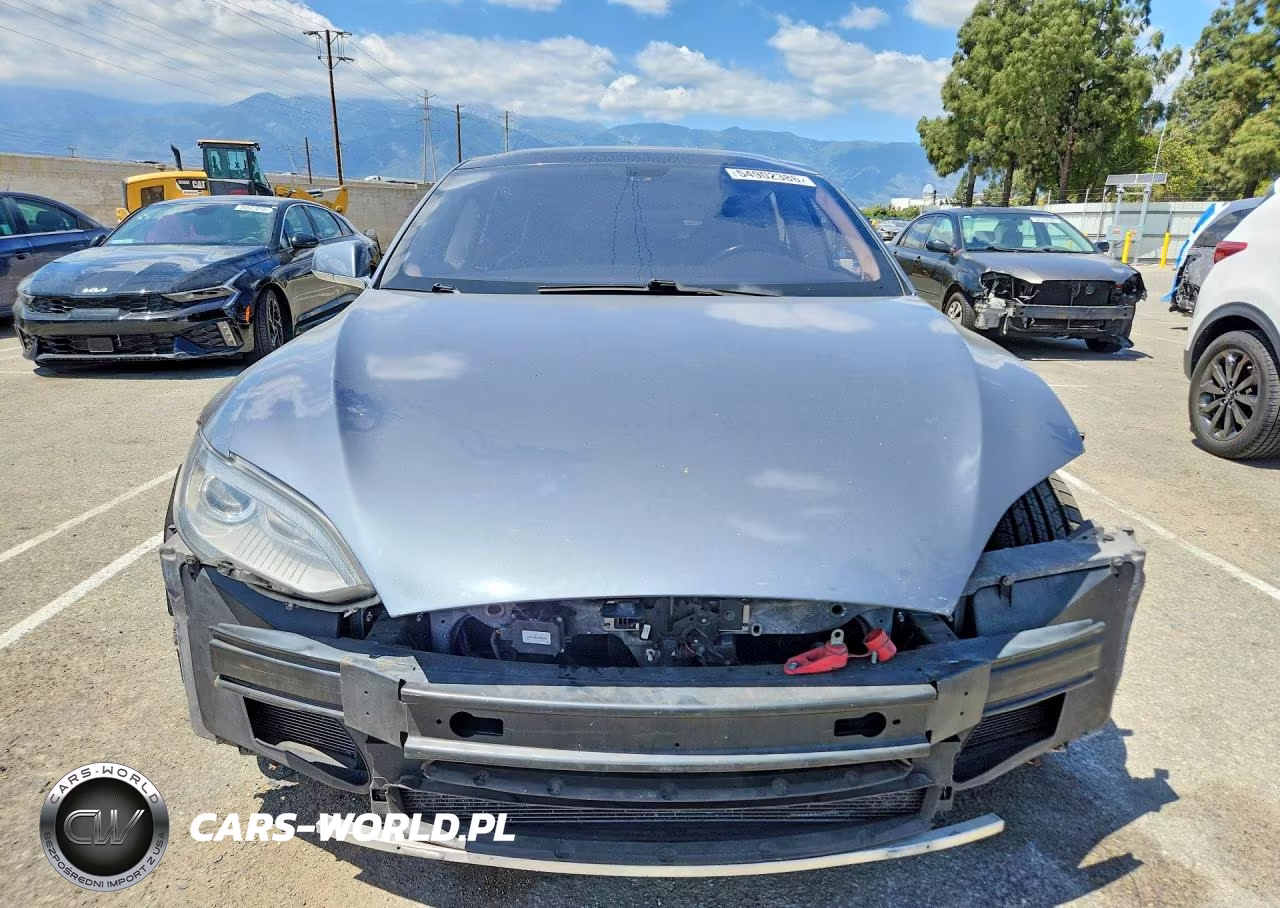 2013 Tesla Model S VIN:5YJSA1CN2DFP08552 - 5