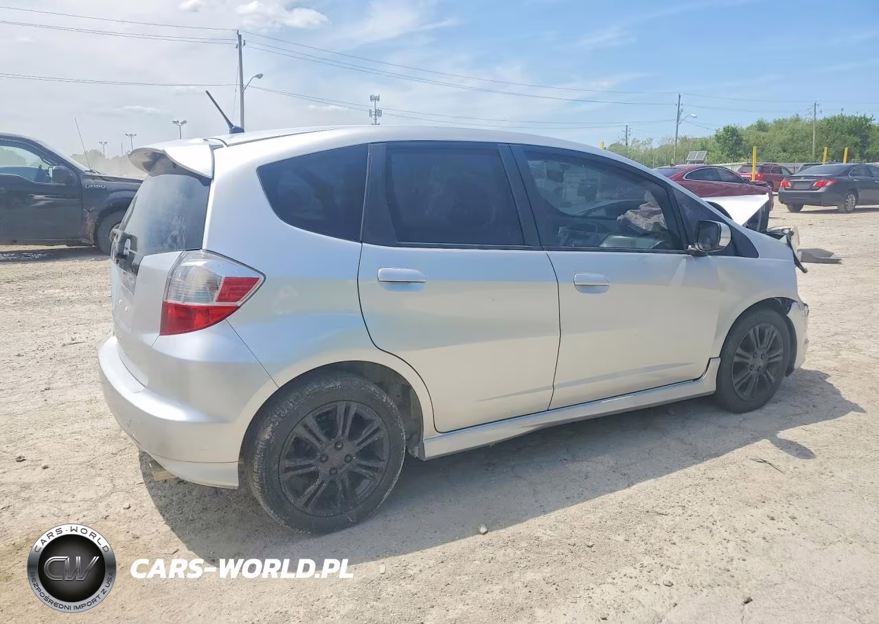 2011 Honda Fit Sport VIN:JHMGE8H54BC017771 - 3