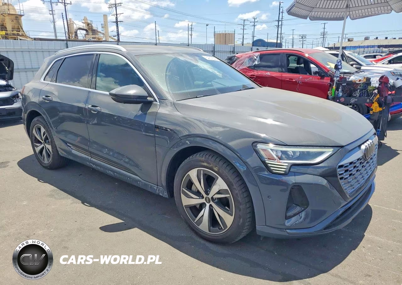 2024 Audi Q8 E-Tron Premium Plus VIN:WA15AAGE3RB040594 - 4