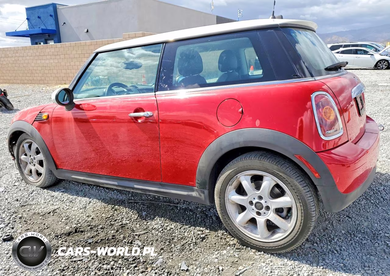 2010 Mini Cooper VIN:WMWMF3C54ATZ65949 - 2