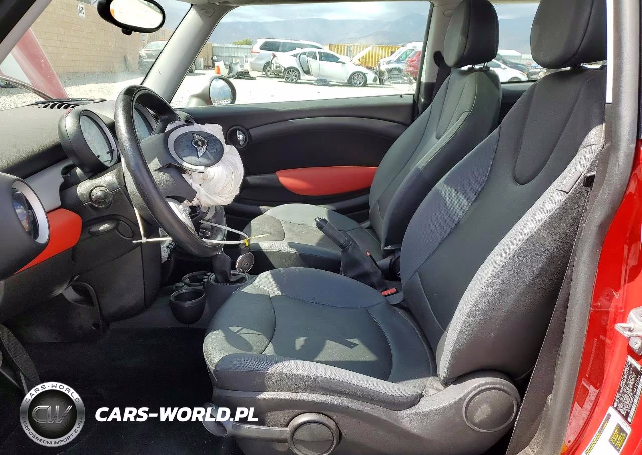 2010 Mini Cooper VIN:WMWMF3C54ATZ65949 - 7