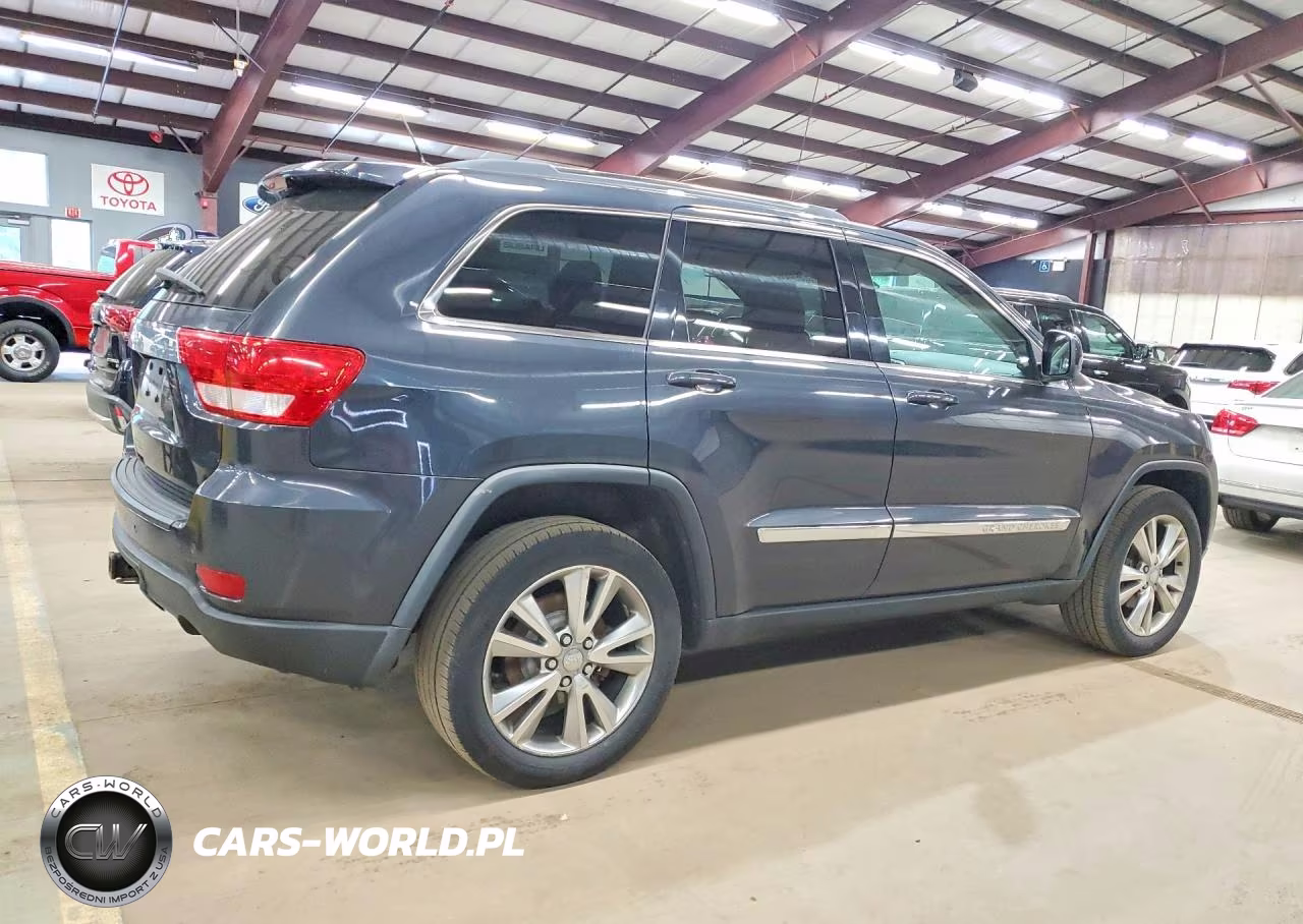 2013 Jeep Grand Cherokee Laredo VIN:1C4RJFAG6DC587120 - 3