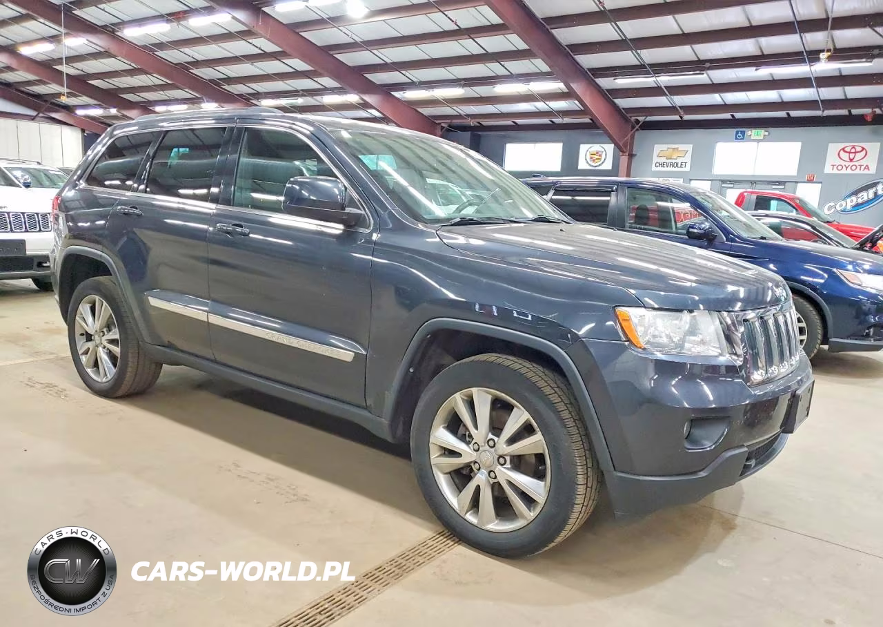 2013 Jeep Grand Cherokee Laredo VIN:1C4RJFAG6DC587120 - 4