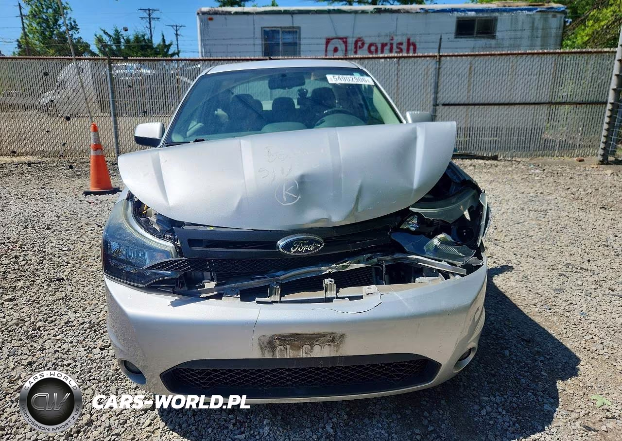 2009 Ford Focus Ses VIN:1FAHP33N39W253384 - 5