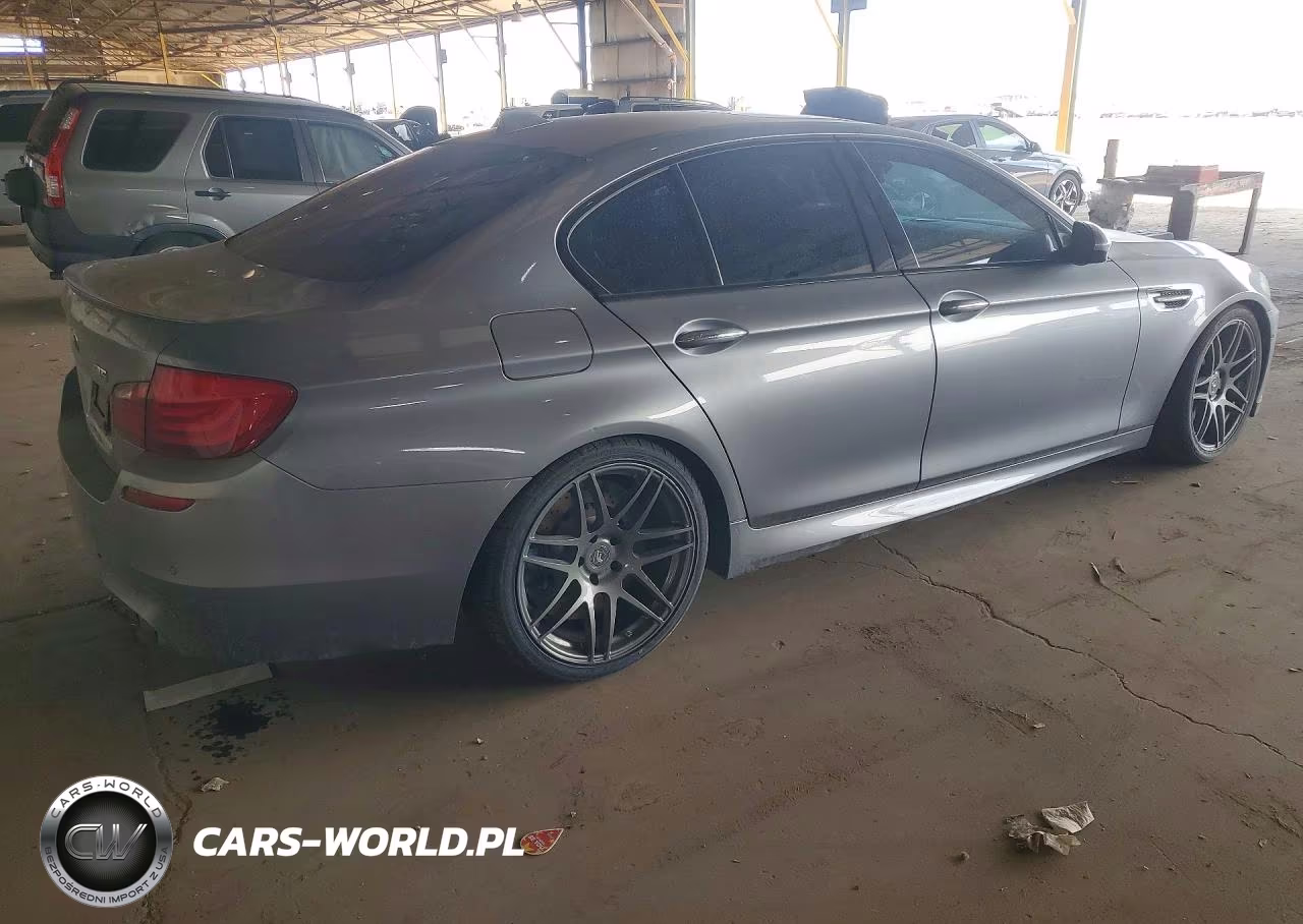 2013 BMW M5 VIN:WBSFV9C55DD096707 - 3