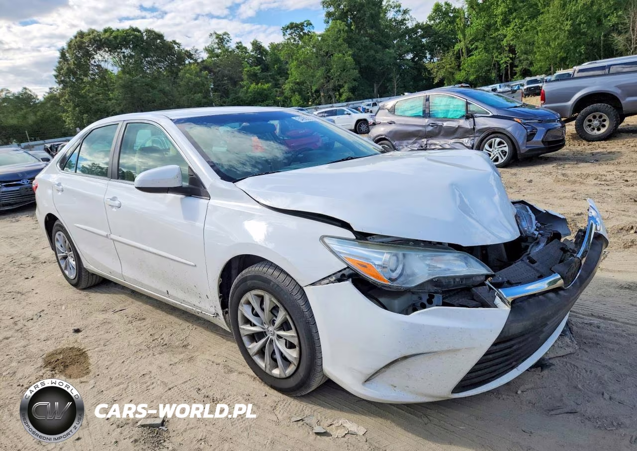 2017 Toyota Camry Le VIN:4T1BF1FK8HU337019 - 4