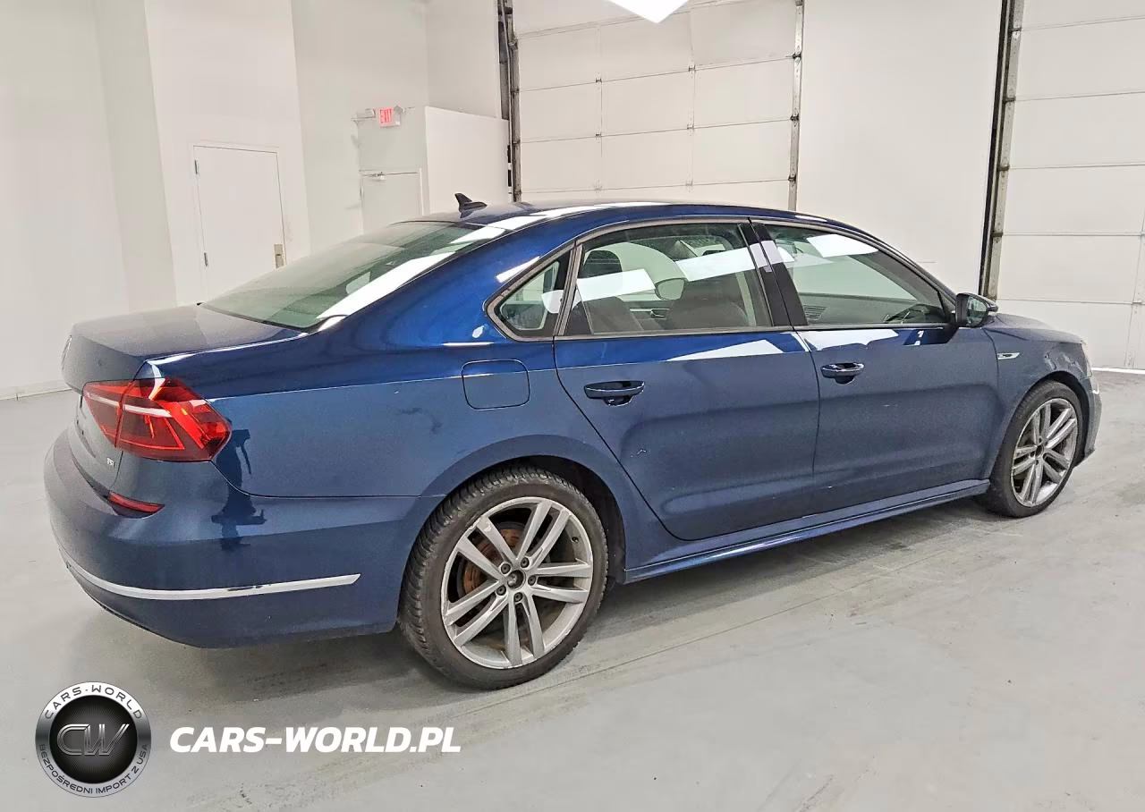 2018 Volkswagen Passat S-R-Line VIN:1VWAA7A33JC010327 - 3
