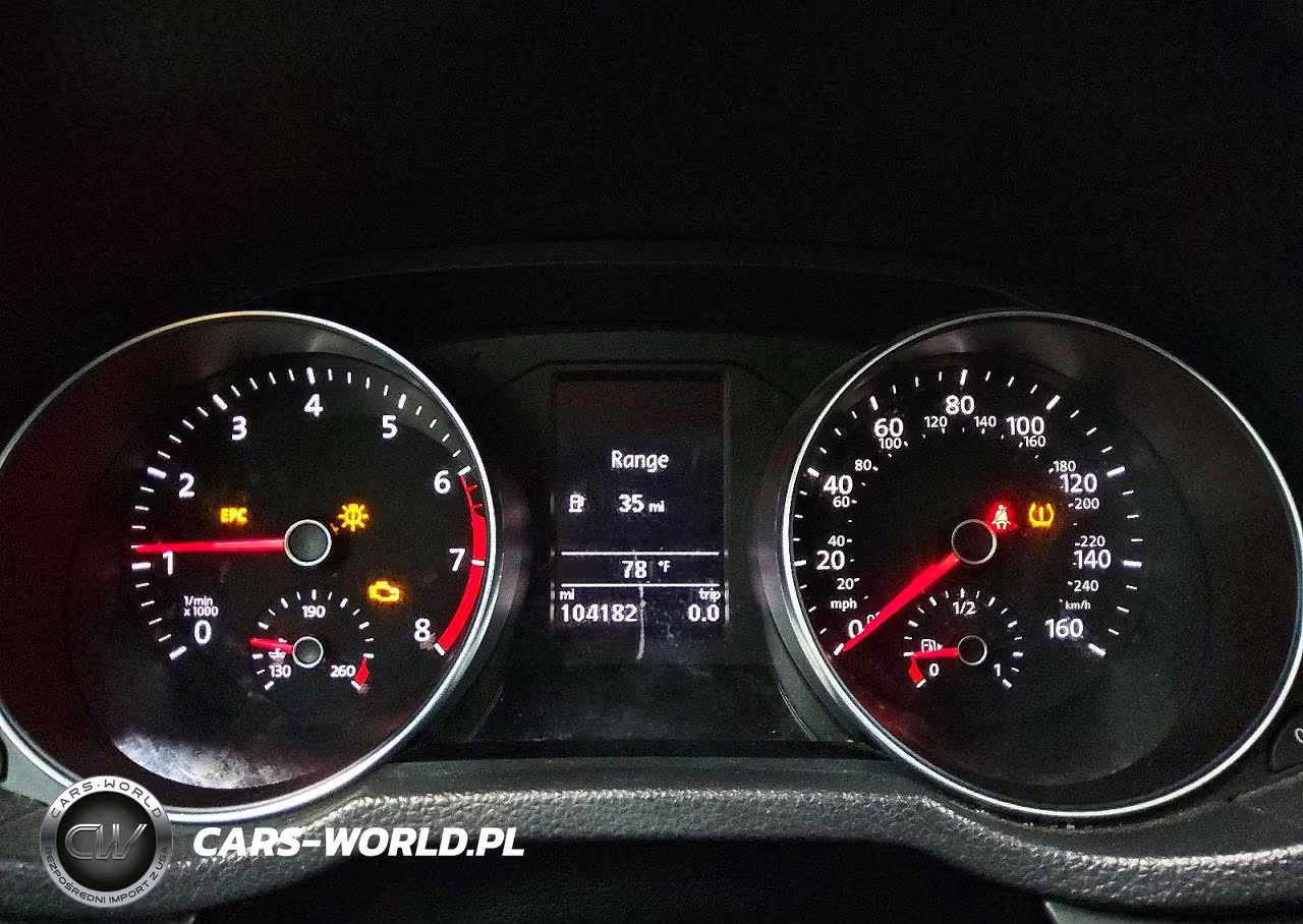 2018 Volkswagen Passat S-R-Line VIN:1VWAA7A33JC010327 - 9