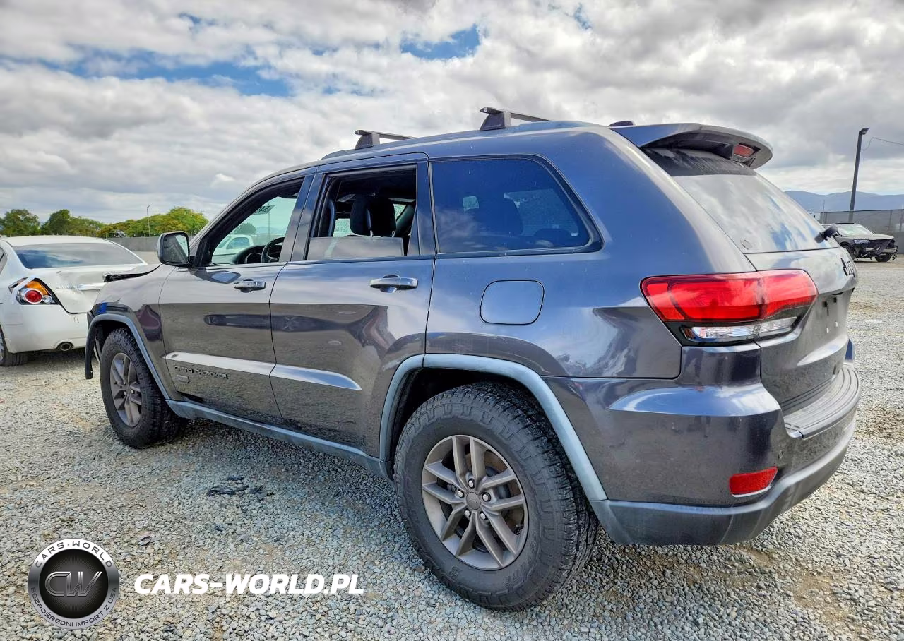 2016 Jeep Grand Cherokee Laredo VIN:1C4RJEAG7GC445776 - 2