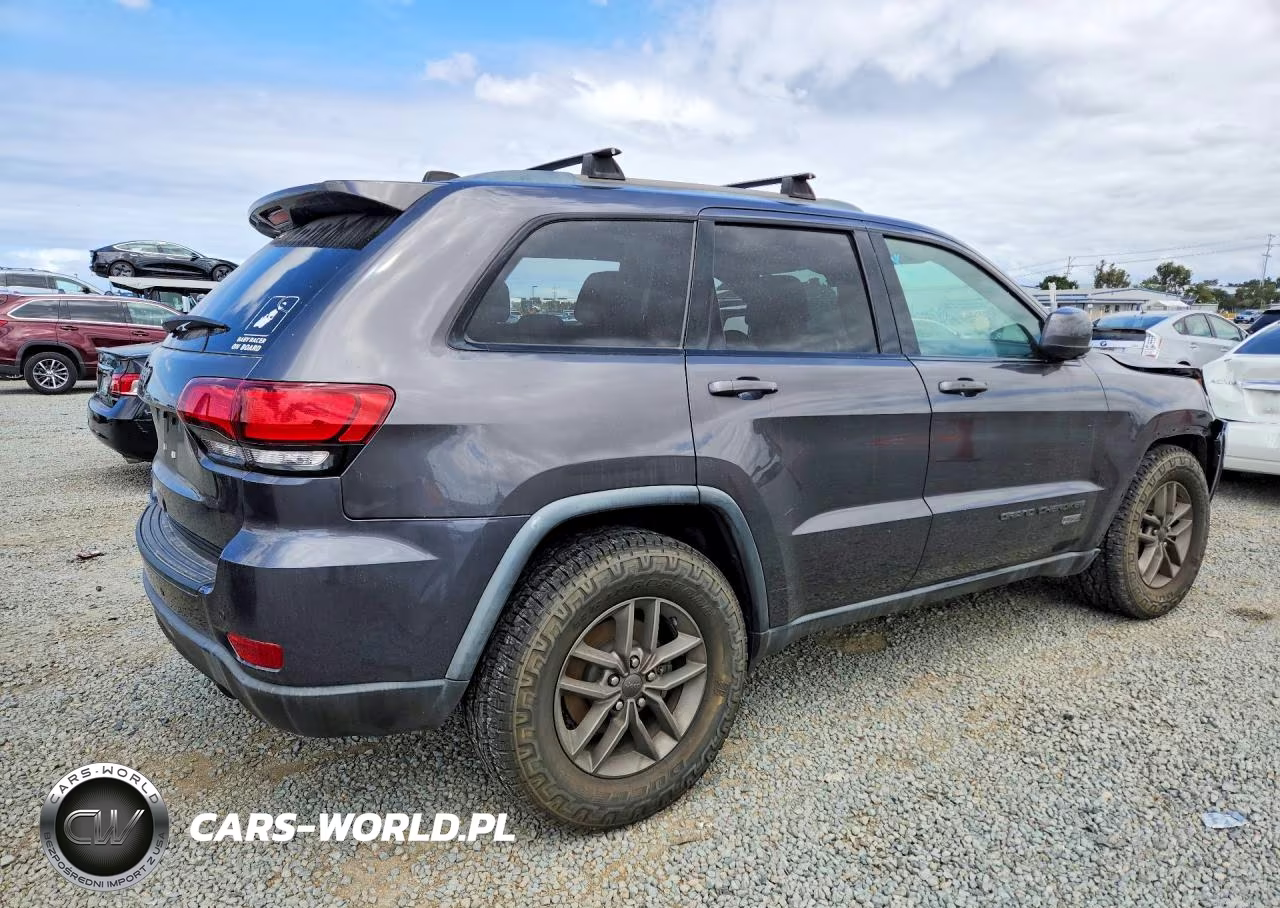 2016 Jeep Grand Cherokee Laredo VIN:1C4RJEAG7GC445776 - 3