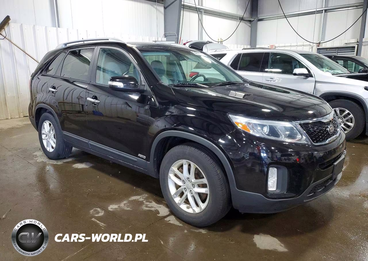 2014 Kia Sorento Lx VIN:5XYKTCA69EG477015 - 4