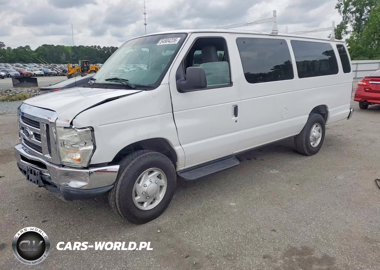 2013 Ford Econoline E350 Super Duty Wagon