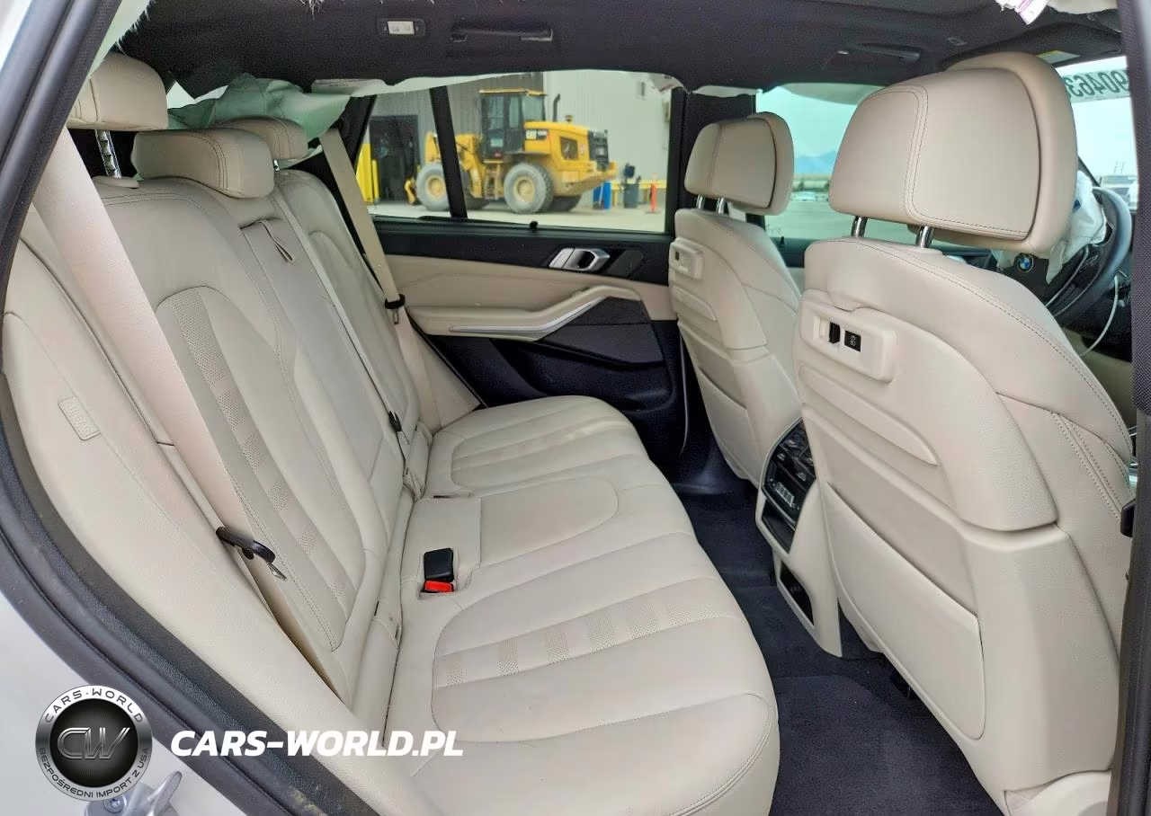 2021 BMW X5 xDrive45E VIN:5UXTA6C03M9E34909 - 10