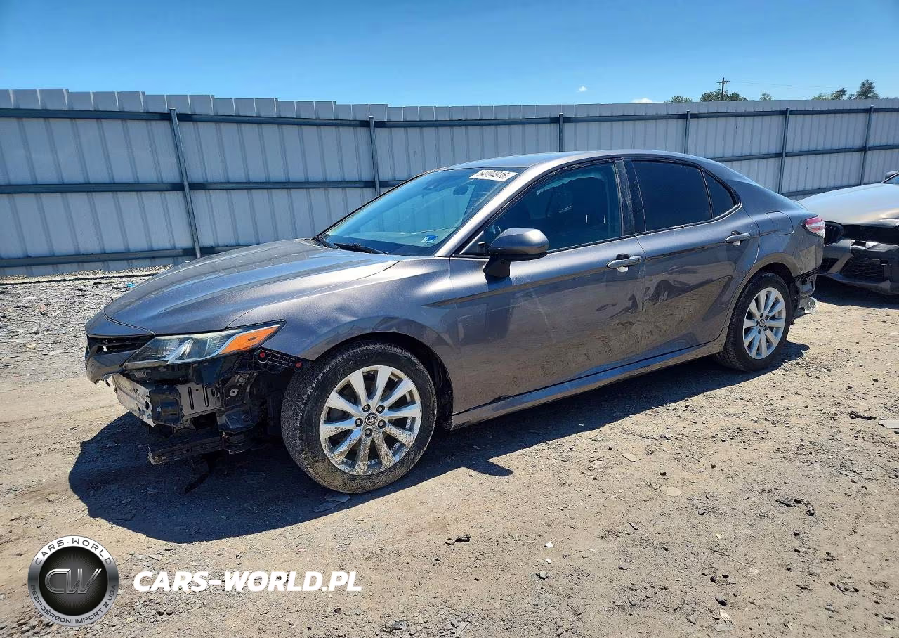 2019 Toyota Camry Le – zdjęcie 1 z 12