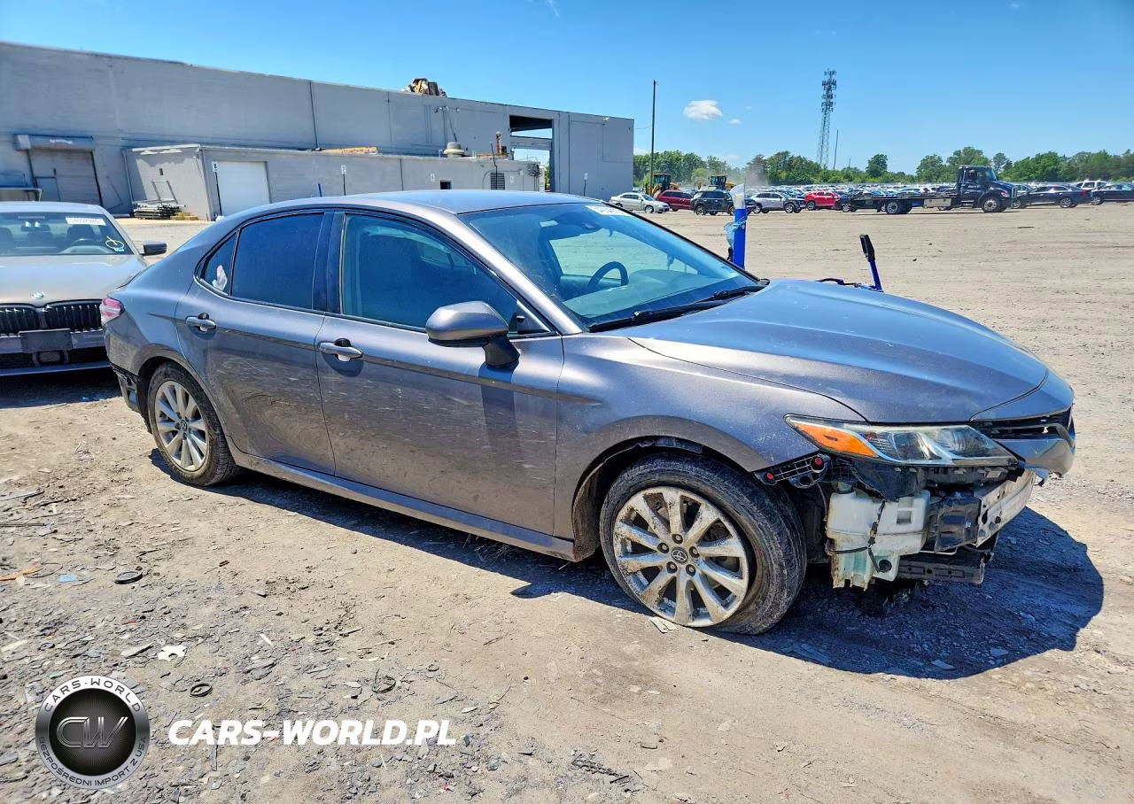 2019 Toyota Camry Le VIN:4T1B11HK4KU257123 - 4