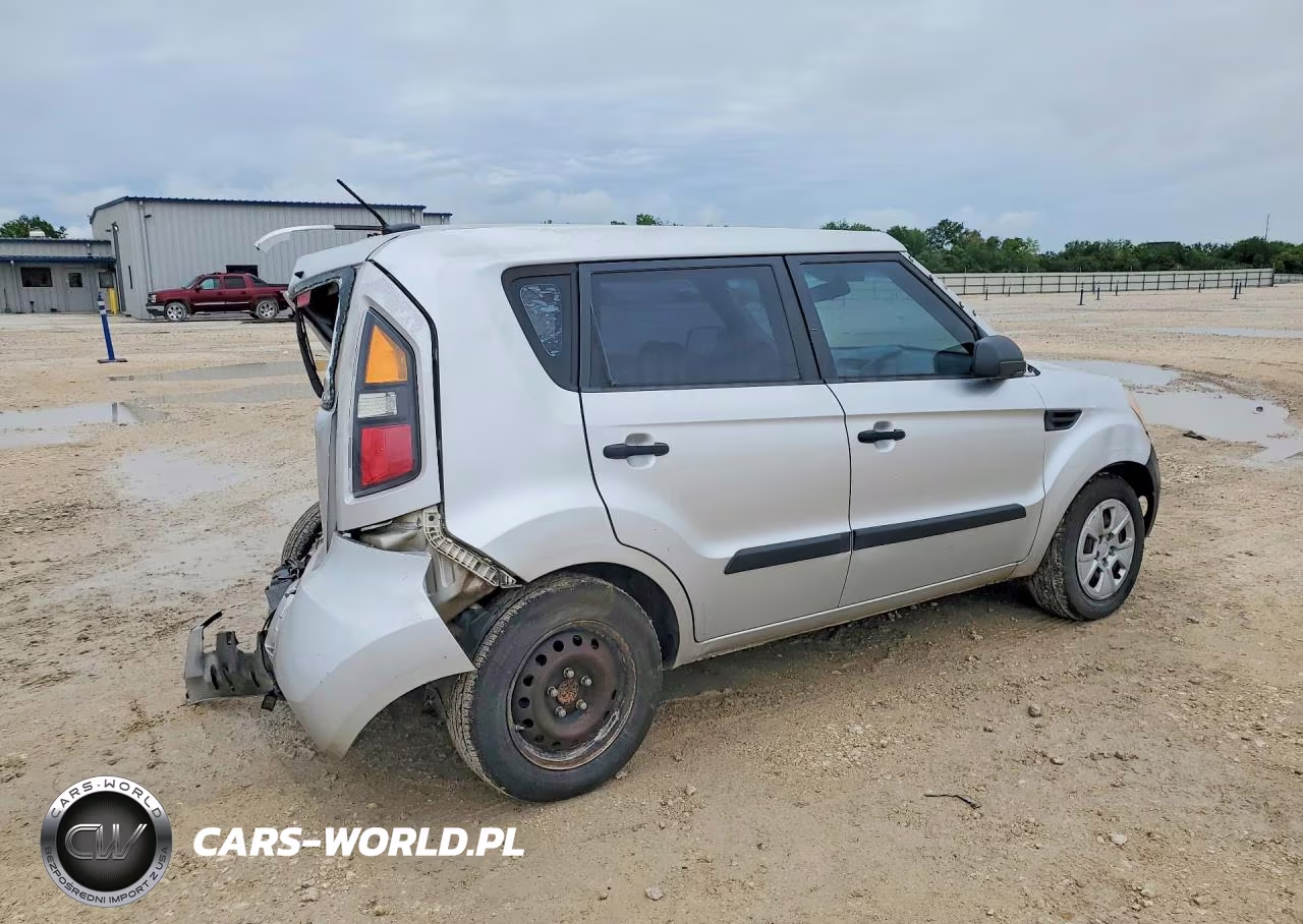 2011 Kia Soul Base VIN:KNDJT2A17B7299835 - 3