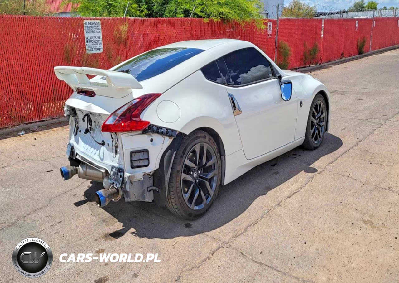 2018 Nissan 370Z VIN:JN1AZ4EH5JM572517 - 4