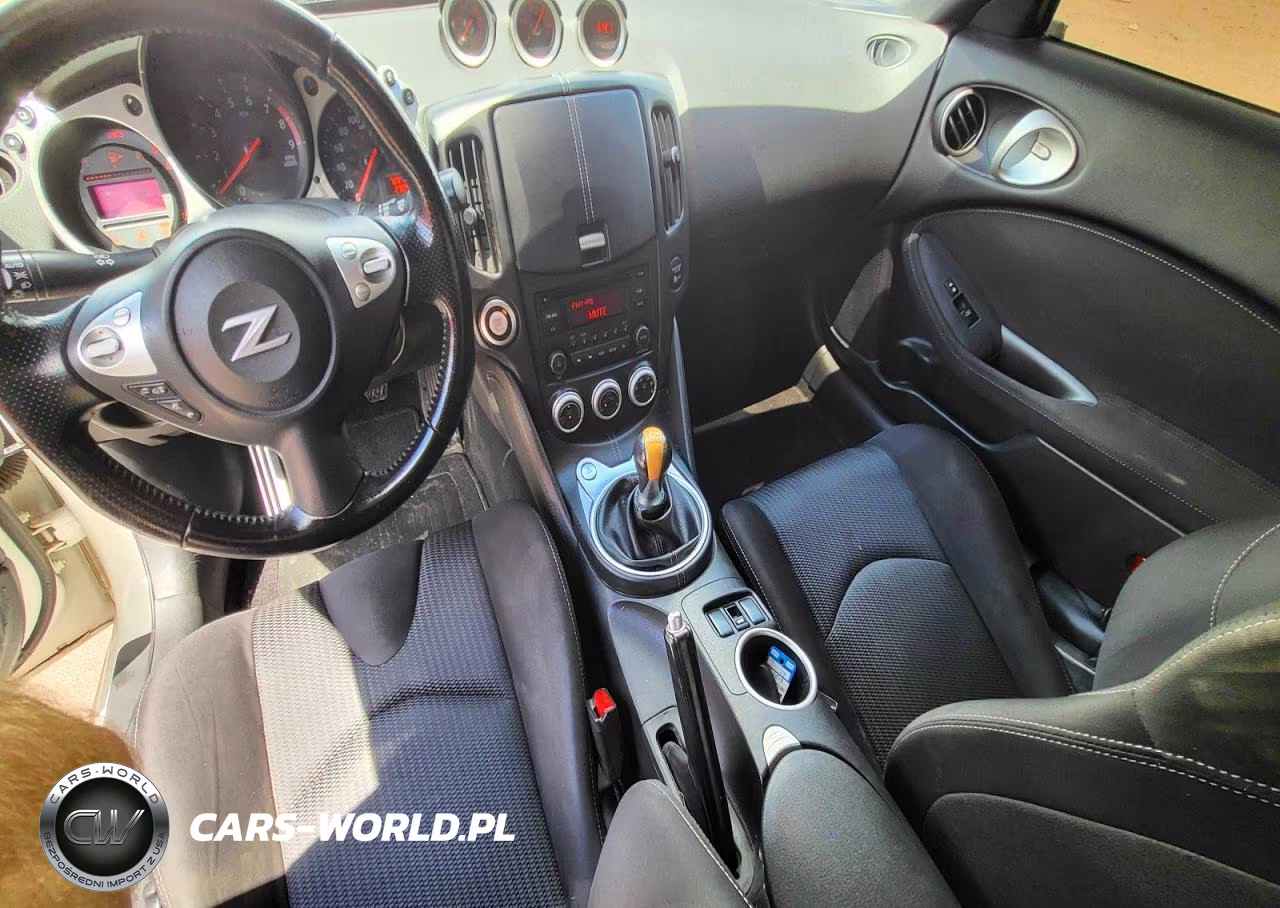 2018 Nissan 370Z VIN:JN1AZ4EH5JM572517 - 9