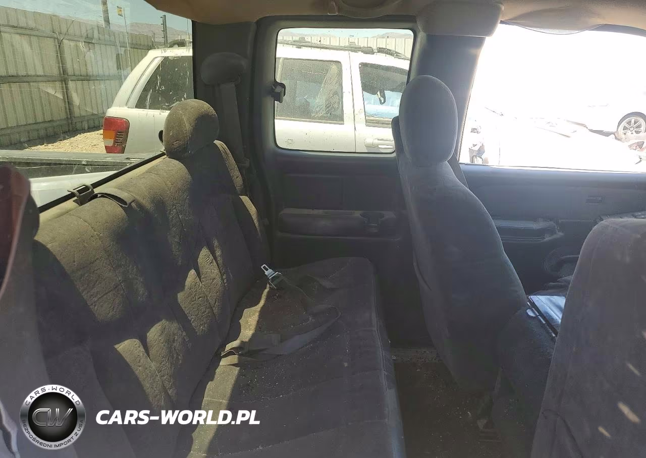 2001 Chevrolet Silverado C1500 VIN:2GCEC19VX11246190 - 11