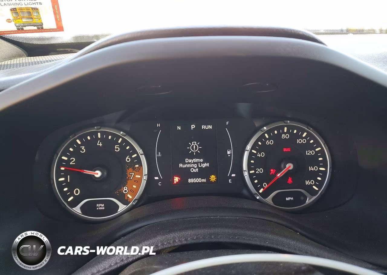 2018 Jeep Renegade Sport VIN:ZACCJBAB2JPJ14161 - 9