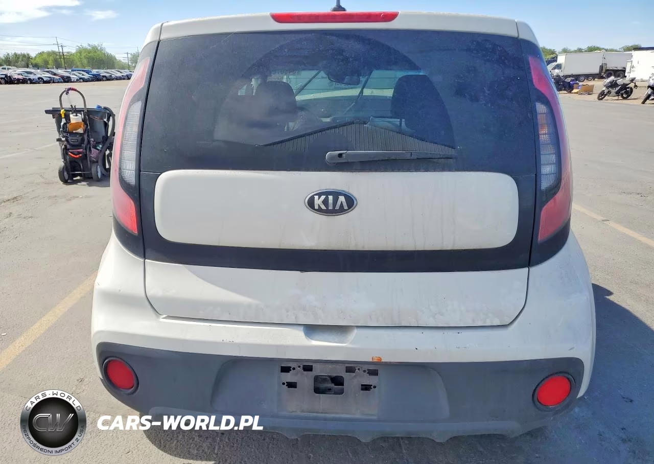 2017 Kia Soul Base VIN:KNDJN2A23H7470124 - 6