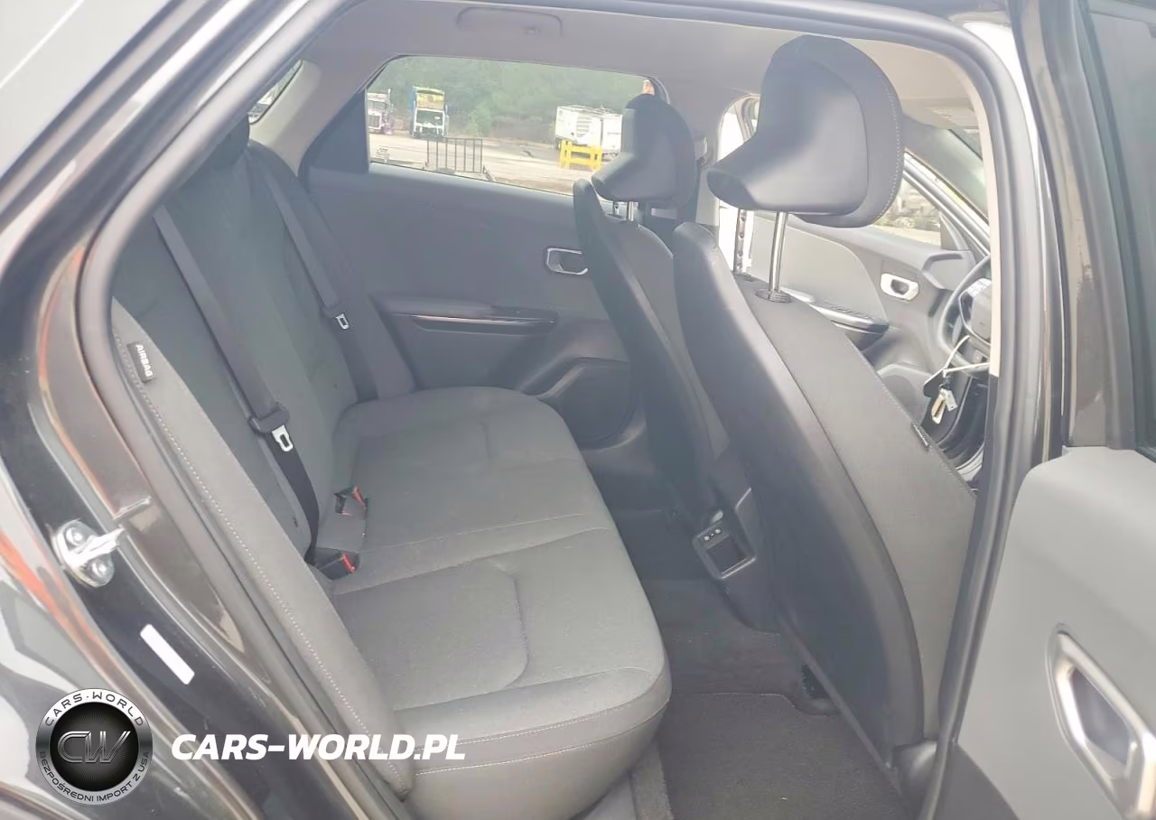 2025 Kia K4 Lx VIN:3KPFT4DE9SE138659 - 10