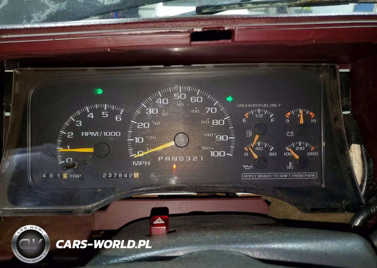 1997 Chevrolet Tahoe K1500 VIN:1GNEK13R3VJ370819 - 9